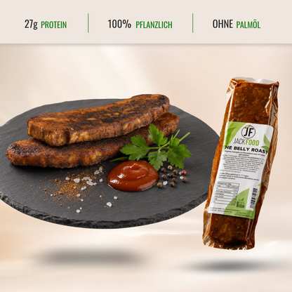 Im Headerbereich sind die Angaben zum Proteingehalt, 100% pflanzlich und einen usp Punkt. Im Bild ist auf der linken Seite das fertige vegane Grillbauch Produkt und auf der rechten Bildhälfte das Produkt in seiner Originalverpackung.