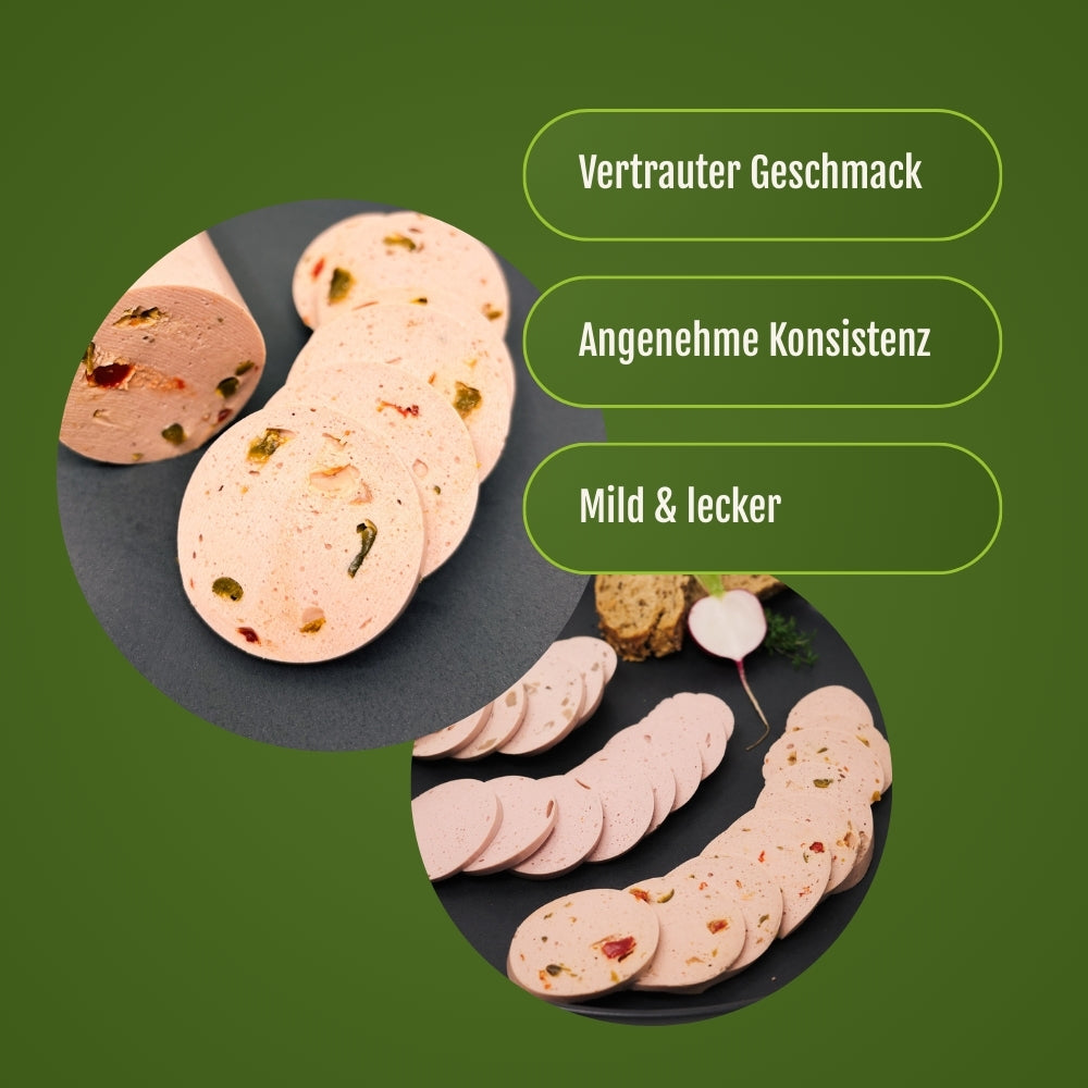 Die vegane Paprika Lyoner aufgeschnitten und auf einen Teller angerichtet.